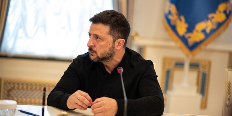 Зеленский допустил переговоры Украины, России и США в Абу-Даби