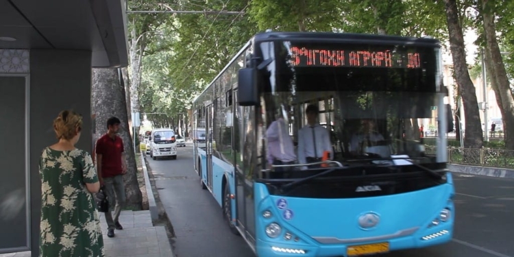 В Душанбе вырос объем пассажирских и грузовых перевозок