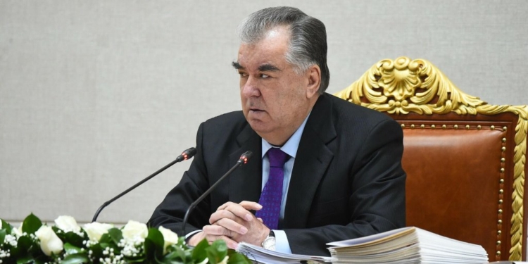 Эмомали Рахмон подписал указ о весеннем призыве и увольнении в запас