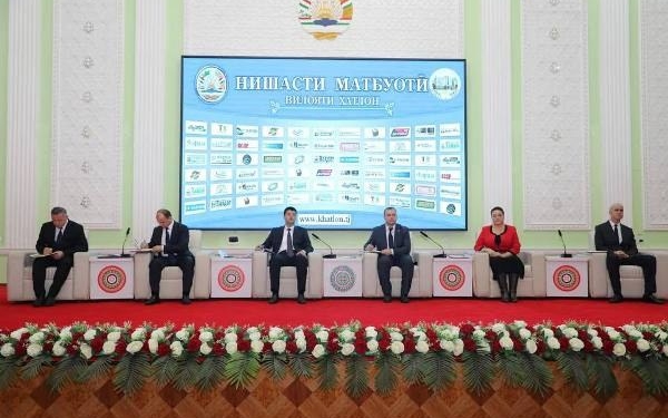 Кулябский госуниверситет введет выплаты преподавателям за защиту докторских диссертаций