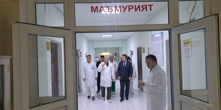 Глава Минздрава посетил «Шифобахш» и Республиканский научный центр онкологии