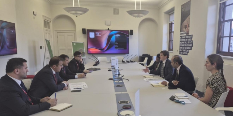 Делегация Таджикистана провела переговоры в формате «C5+Великобритания»