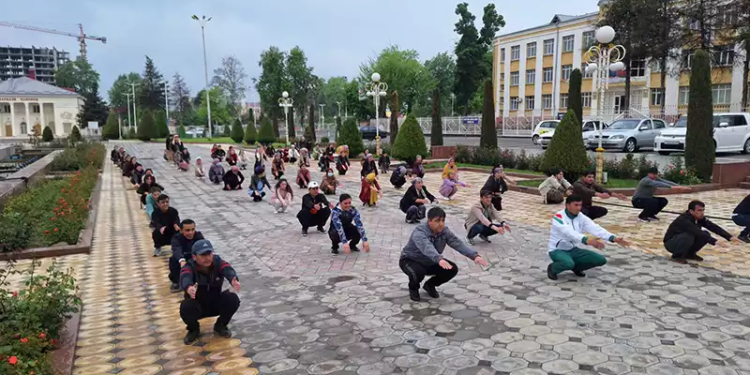 В Душанбе в парках еженедельно будут проводить утреннюю гимнастику