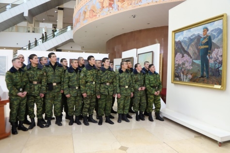 В Душанбе открылась выставка к 33-летию Вооружённых сил Таджикистана