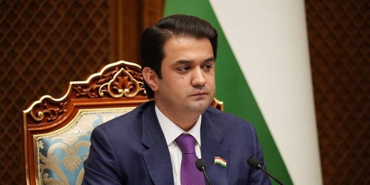 Рустами Эмомали призвал усилить разъяснительную работу по соблюдению ПДД