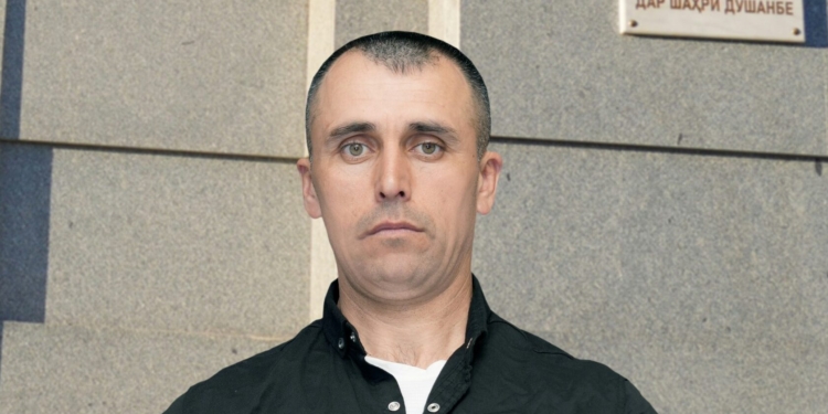 Житель Душанбе награждён за спасение человека