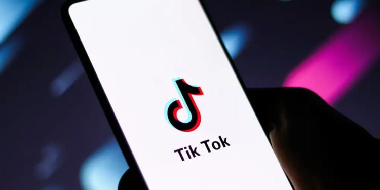 Еврокомиссия обвинила TikTok в нарушении Закона о цифровых услугах из-за вызывающих привыкание функций