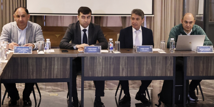 Футбольным клубам Таджикистана разъяснили новые трактовки судейства на сезон-2026