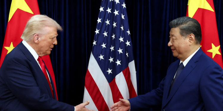 Си Цзиньпин заявил о готовности совместно с Д. Трампом стабильно вести вперед гигантский корабль китайско-американских отношений в новом году