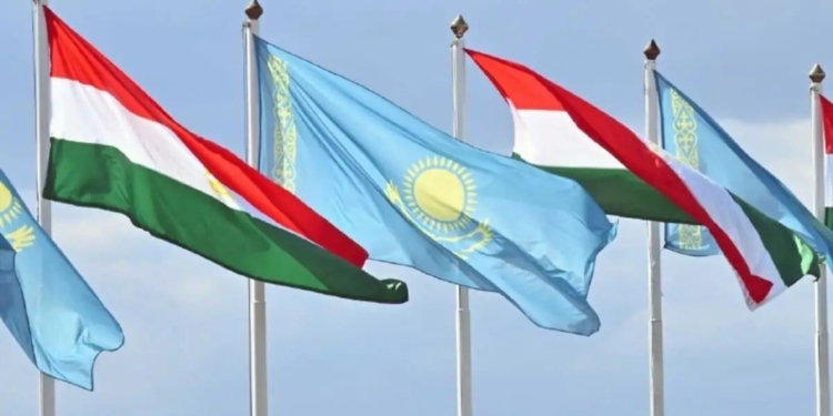 Парламент Казахстана ратифицировал договор о союзнических отношениях с Таджикистаном