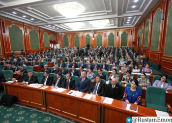 В Душанбе прошла пятая сессия Маджлиса народных депутатов