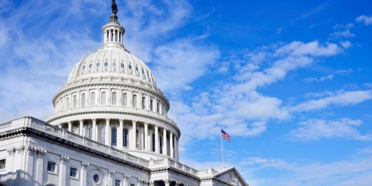 Сенат США отклонил резолюцию об ограничении военных полномочий Трампа