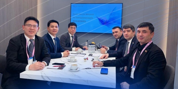 Служба связи Таджикистана провела встречу с Huawei на MWC-2026 в Барселоне