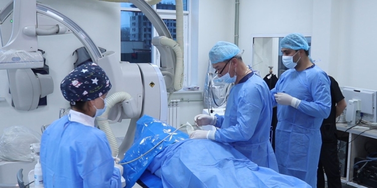 В Таджикистане впервые внедрён аппарат Metrum Cryoflex для лечения хронических болей