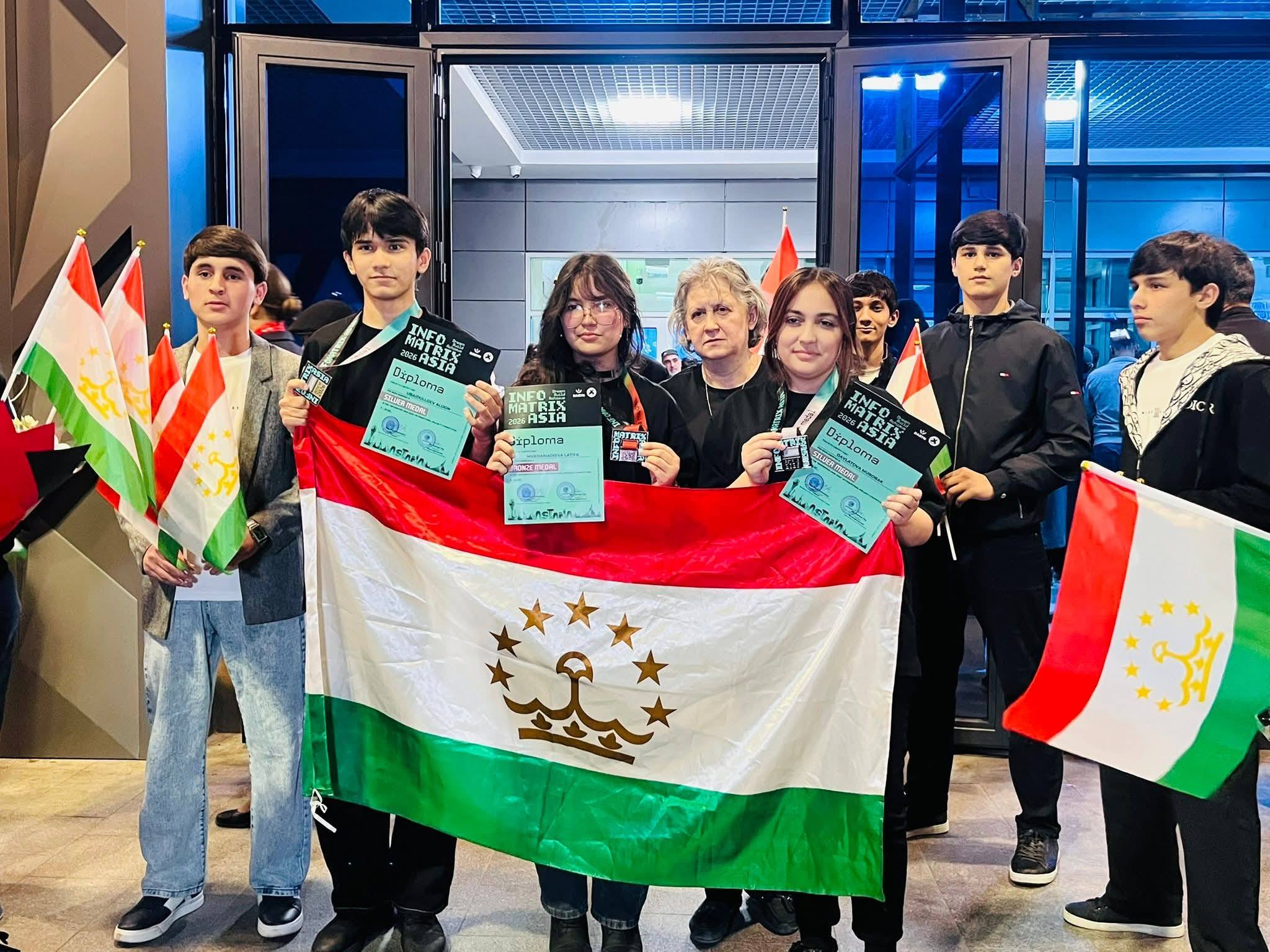 Таджикских призёров Infomatrix-Asia 2026 торжественно встретили в Душанбе