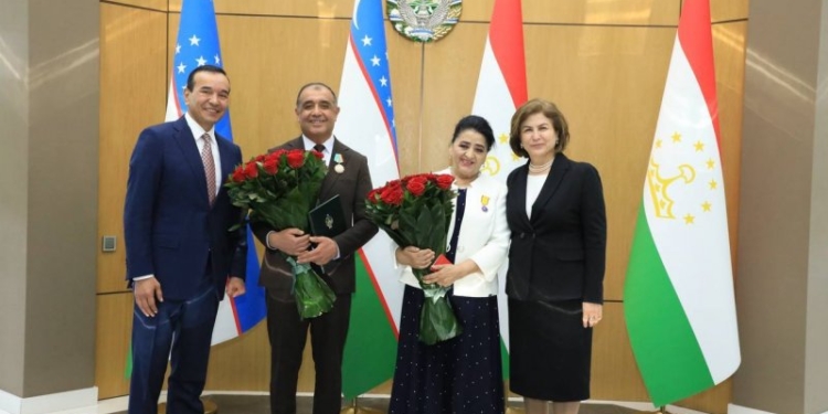 Деятели культуры Таджикистана и Узбекистана награждены орденами