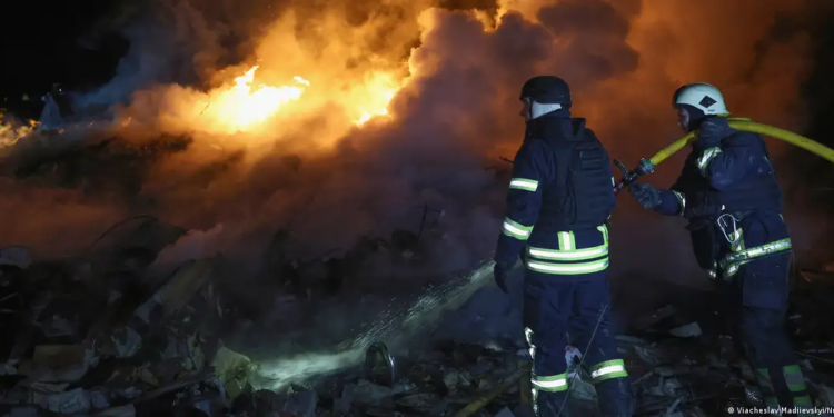 Российский удар по Днепру повредил восемь многоэтажек, пострадали десять человек
