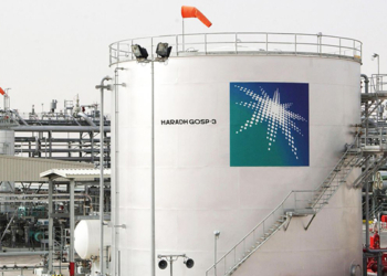 Крупнейший НПЗ Saudi Aramco в Рас-Таннуре приостановил работу после атаки БПЛА