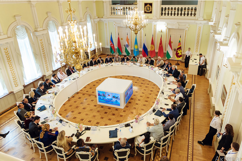 «Космос становится новой площадкой международных переговоров»