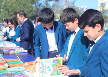 В Таджикистане проходит фестиваль «Неделя детской книги»