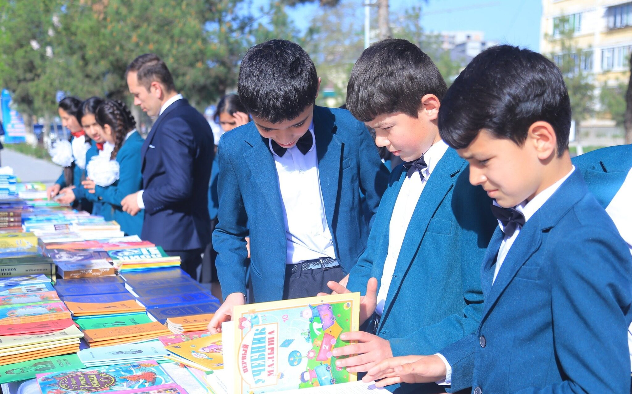 В Таджикистане проходит фестиваль «Неделя детской книги»