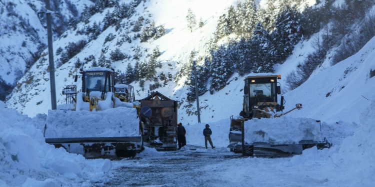 Сход лавин ожидается на дороге Душанбе–Чанак с 4 по 6 апреля