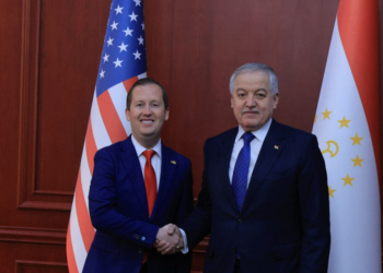 Глава МИД Таджикистана провёл переговоры со спецпосланником президента США