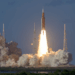 Миссия Artemis II с экипажем отправилась к Луне впервые за 50 лет