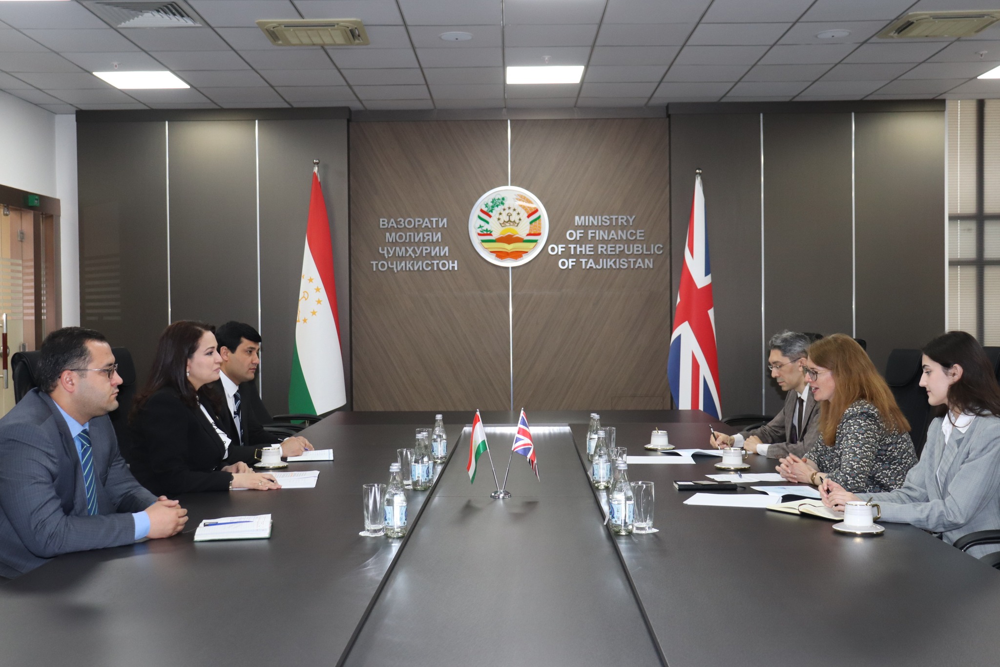 Акцент на ESG и инвестиции: Душанбе и Лондон усиливают финансовое сотрудничество