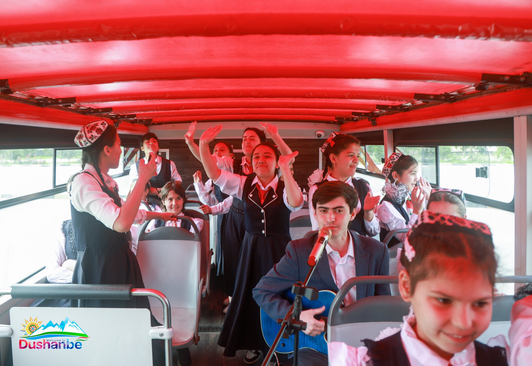 В Душанбе для воспитанников интерната организовали экскурсию ко Дню столицы