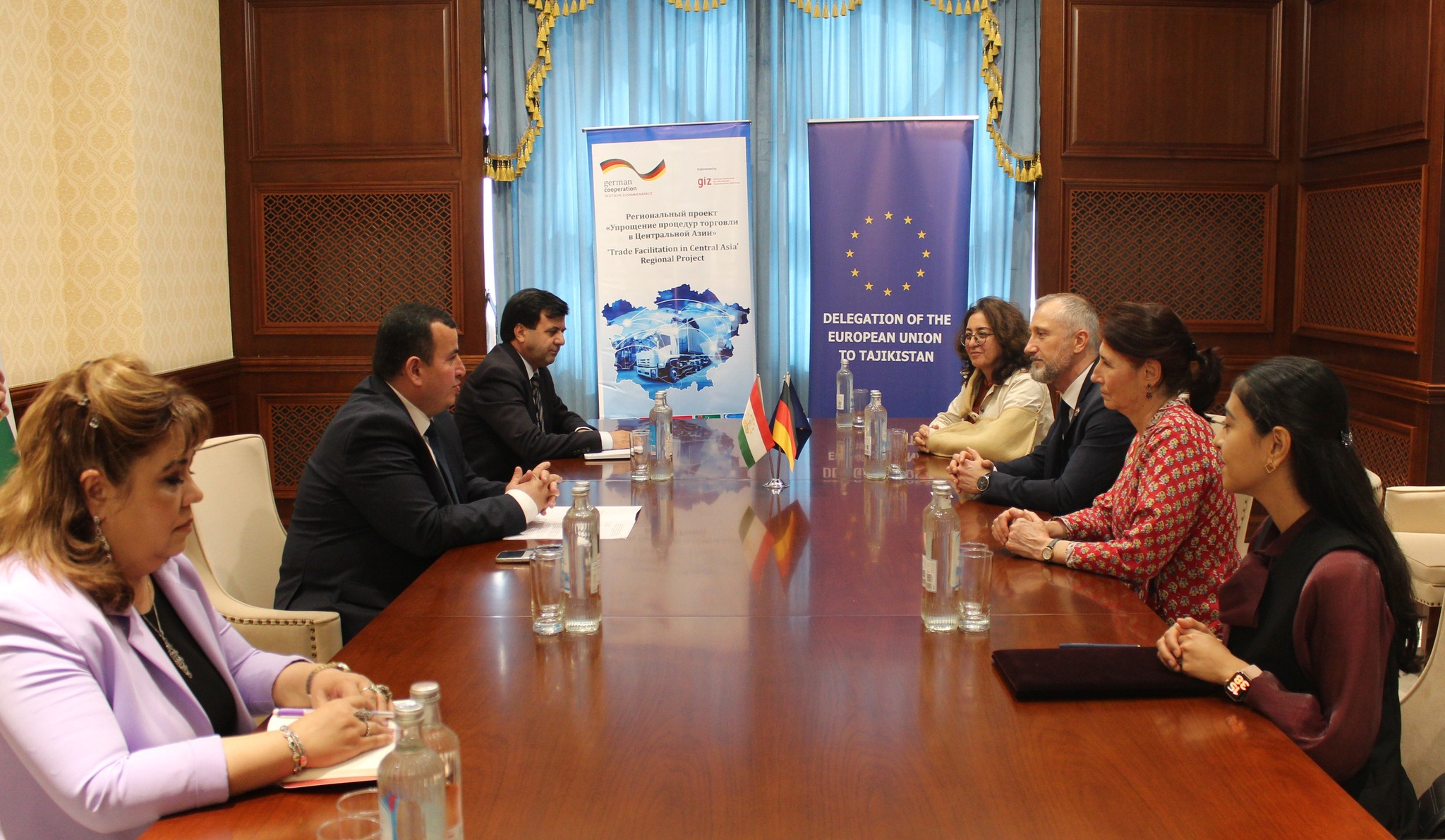 Таджикистан продлил проект по упрощению торговли в Центральной Азии до 2029 года