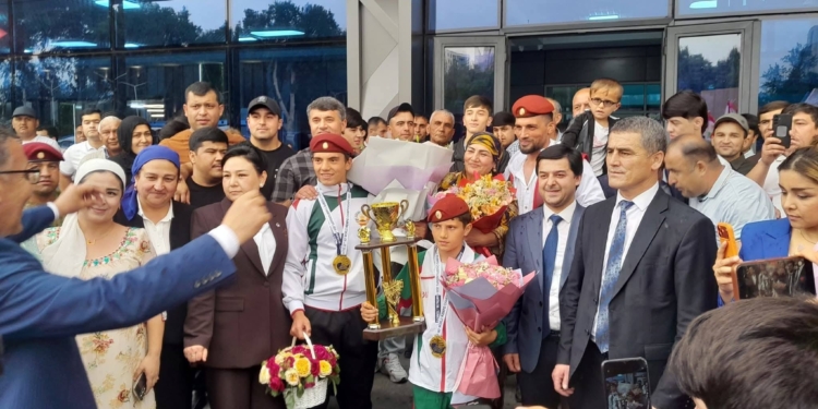 Таджикские спортсмены выиграли 3 золота и 1 серебро на международном турнире по кемпо