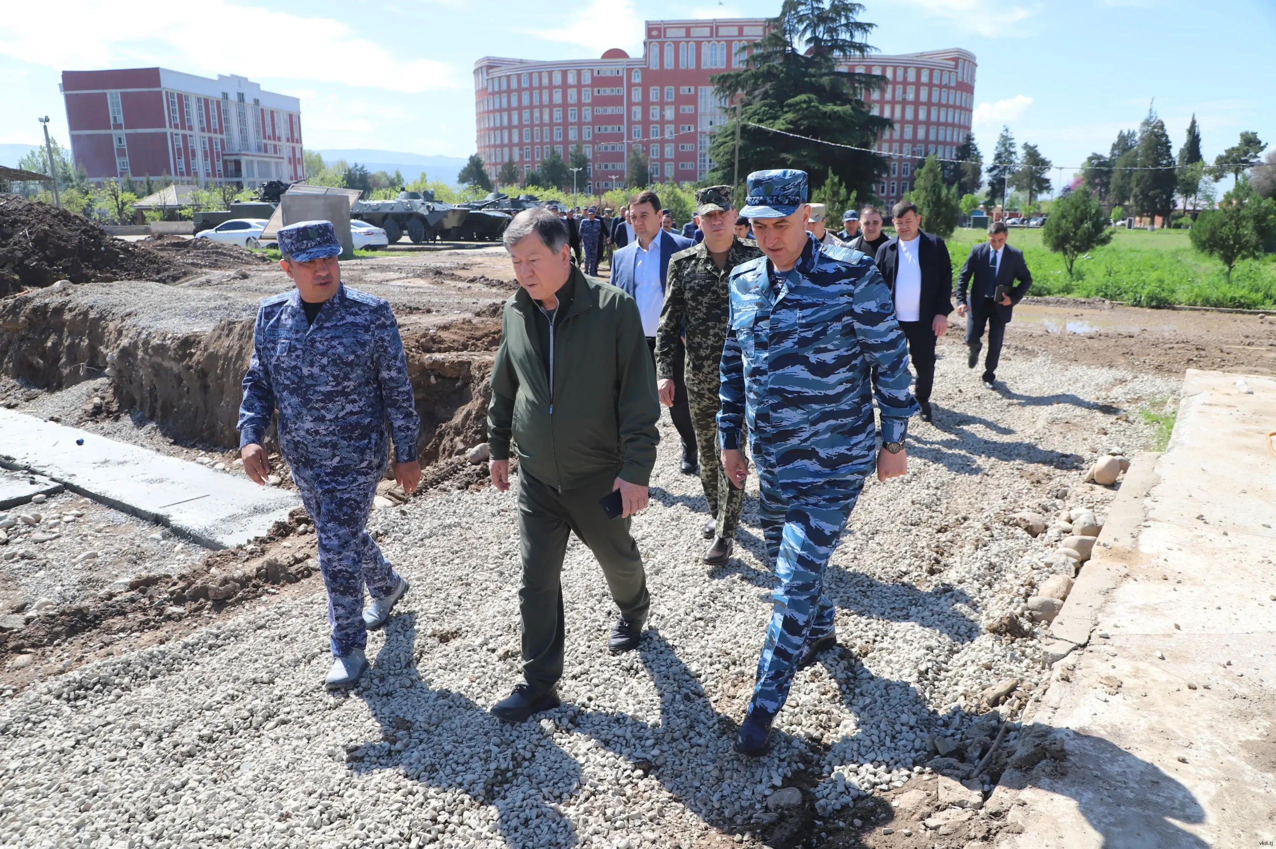 Глава МВД Таджикистана посетил стройку лицея «Дурахшандагон»