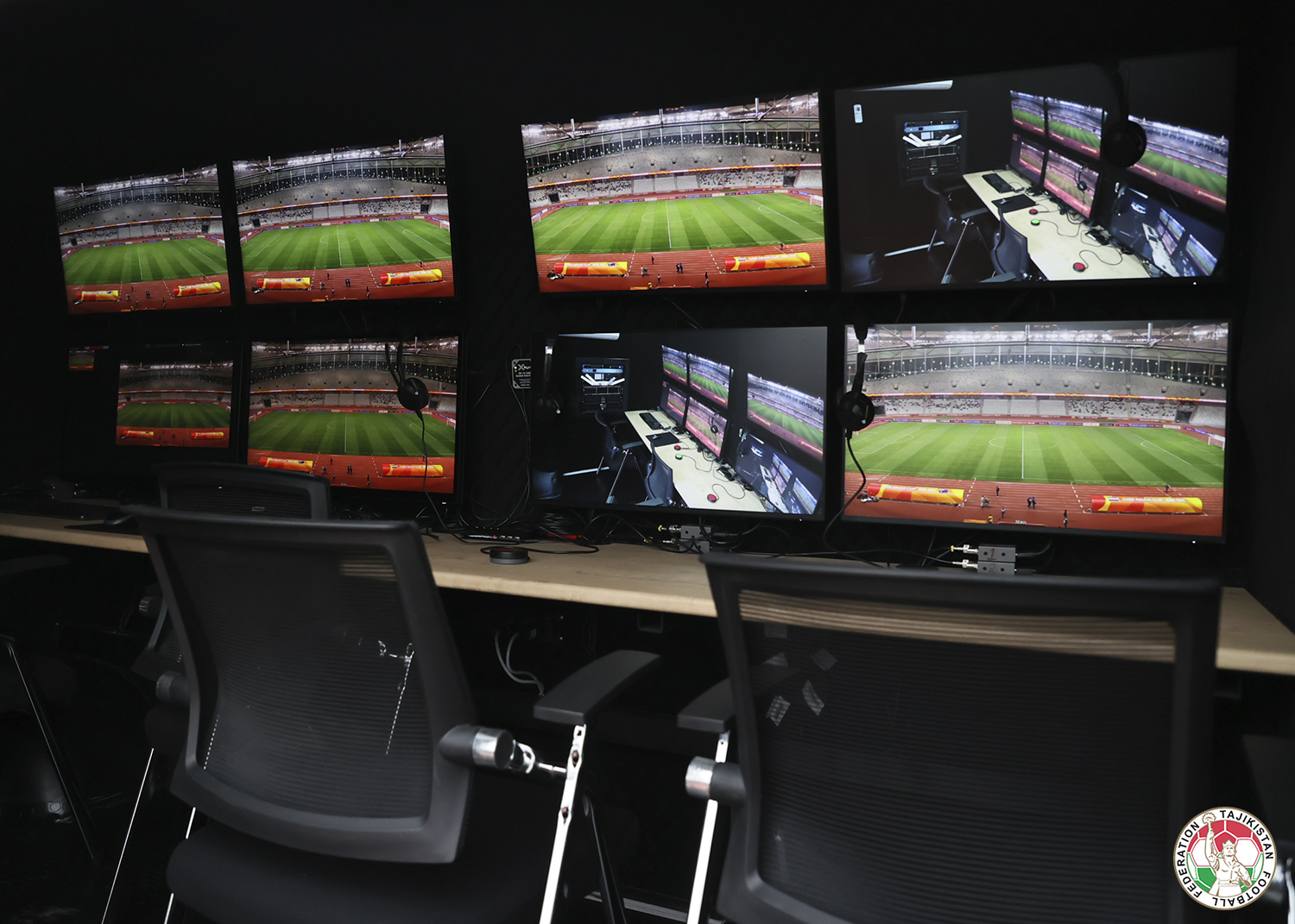 Футбольная лига Таджикистана приобрела систему VAR и офсайдных линий