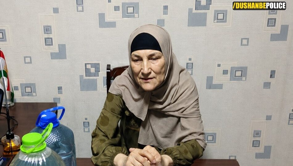 В Душанбе женщину оштрафовали за гадание и колдовство