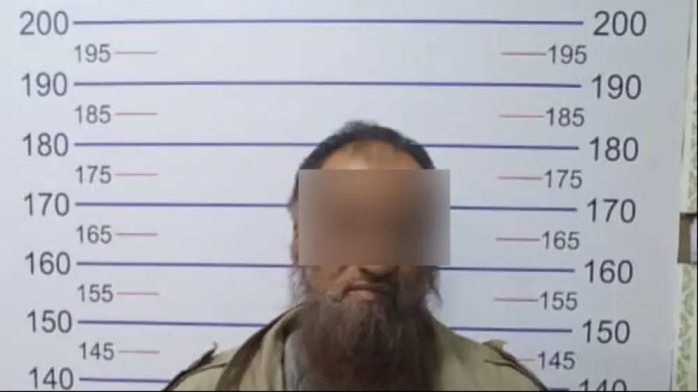 В Кыргызстане задержали мужчину, который раздавал детям конфеты с иглами