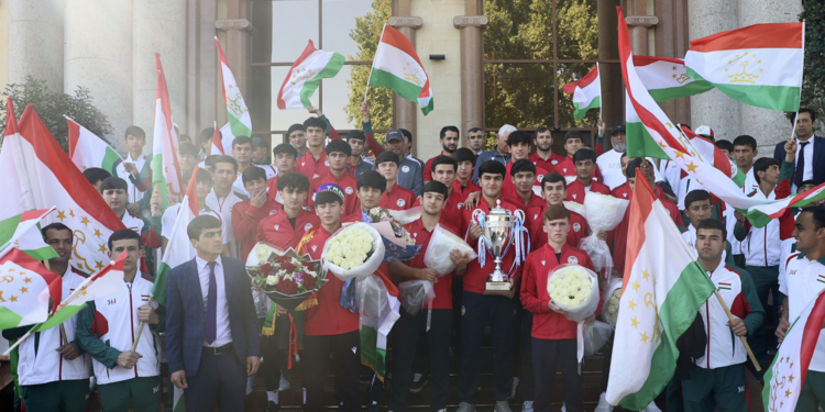 Чемпионы CAFA-2026 вернулись домой: юношескую сборную (U-16) тепло встретили в Душанбе