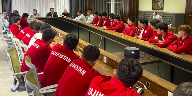 Юношескую сборную Таджикистана U-17 проводили на Кубок Азии