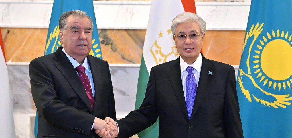 В Астане прошла встреча Эмомали Рахмона и Касым-Жомарта Токаева