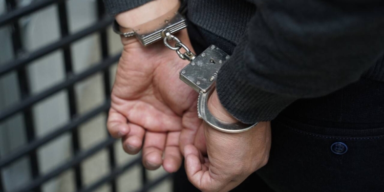 Двое жителей Вахдата подозреваются в мошенничестве под видом трудоустройства в Канаду
