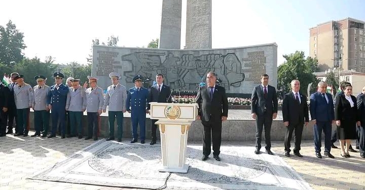 В Худжанде отметили 81-ю годовщину Победы в Великой Отечественной войне