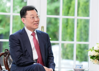 Эксклюзив: Посол Китая в США рассказал о визите Трампа, войне с Ираном и «Chinamaxxing»