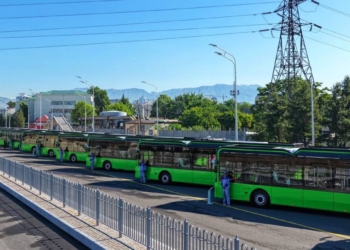 В Душанбе представили 30 новых электробусов
