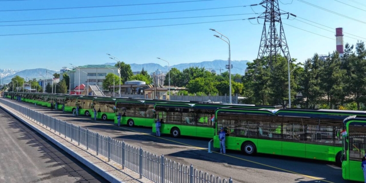 В Душанбе представили 30 новых электробусов
