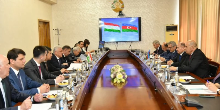 Душанбе и Баку договорились развивать взаимодействие в сфере земельного кадастра