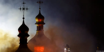 Пожар вспыхнул в Киево-Печерской лавре после ночной атаки на Украину
