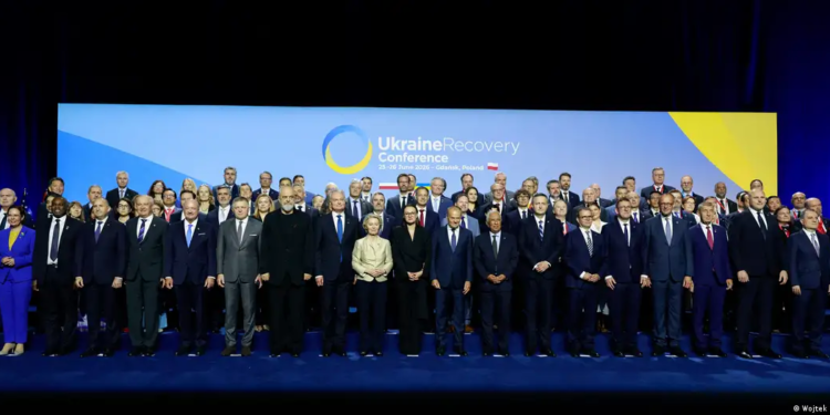 Украина получит первый транш в размере 3 млрд евро из нового пакета помощи ЕС на 90 млрд евро