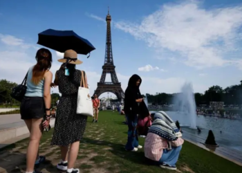 Европа изнывает от аномального зноя: температура достигнет +44°C, введены красные уровни опасности