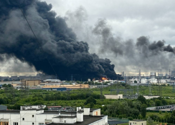 Дроны атаковали нефтеперерабатывающие объекты в Москве и нескольких регионах России