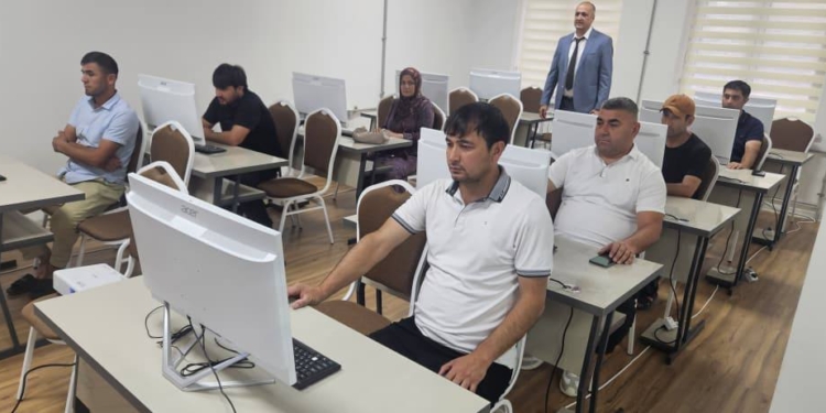 В Душанбе открыты бесплатные курсы подготовки мигрантов к экзаменам по русскому языку, истории и законодательству России